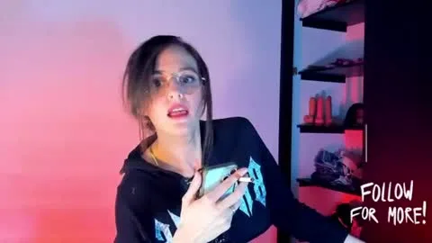 madelainnfox2 live act