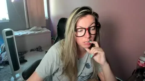 Live thumbnail for mandybabyxxx