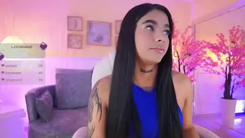 Live thumbnail for meganlowell