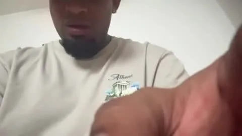Live thumbnail for milanbigdick777