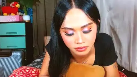 Live thumbnail for missviolet11