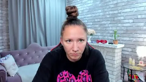 Live thumbnail for mollynay