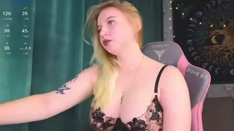 Live thumbnail for moon_valkyriie
