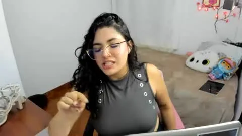 Live thumbnail for moralesmartinezlaura11