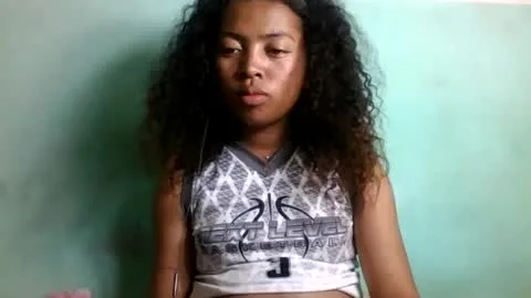 Live thumbnail for nadiah101185