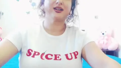 Live thumbnail for naughtymaya4you