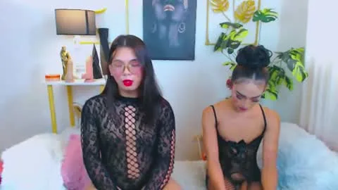 Live thumbnail for queen_malia