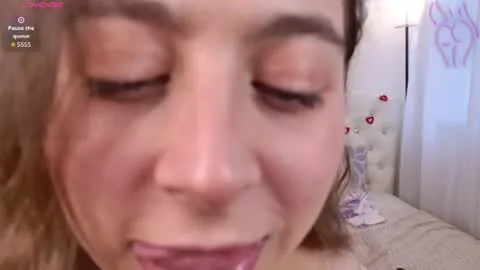 Live thumbnail for queen_michelle_