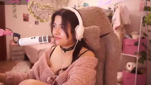Live thumbnail for roxysuh