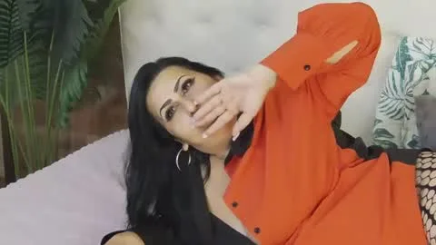 sarahcharm live act