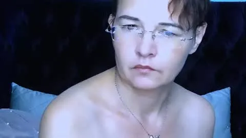 Live thumbnail for staceydarling