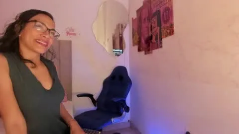 Live thumbnail for stacyfoxx_