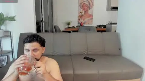 Live thumbnail for straight__friends
