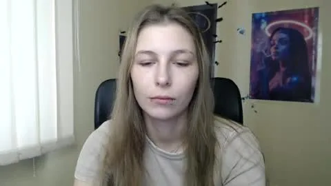 Live thumbnail for stranger_giirl