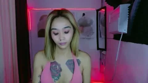 Live thumbnail for teaseandtiffany