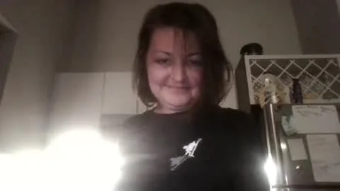 Live thumbnail for tinyassbossymilf