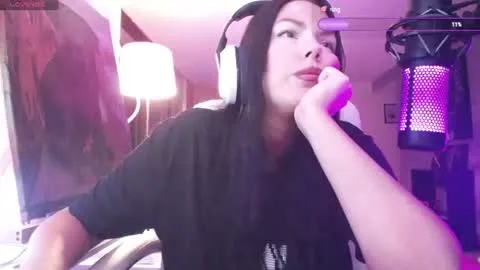Live thumbnail for tinykylie