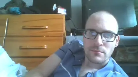Live thumbnail for titlovercums