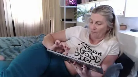 Live thumbnail for total_aussie_milfs