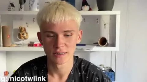 Live thumbnail for twiinknico
