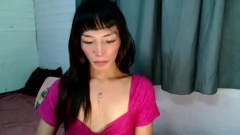 Live thumbnail for uncut_queen