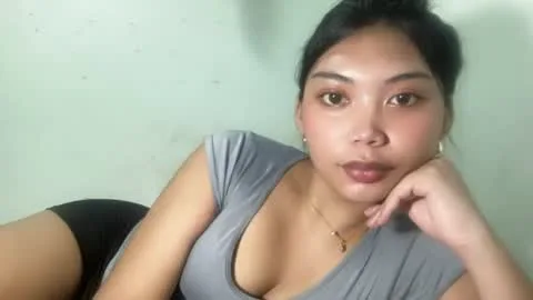 Live thumbnail for urpinay_sandra69