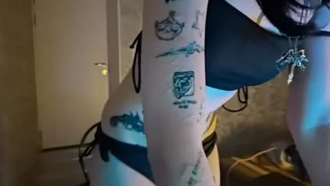 Live thumbnail for veronicapulfer