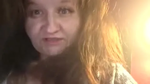 Live thumbnail for vibingirls88