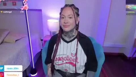 Live thumbnail for violettabaker1