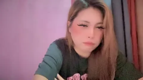 Live thumbnail for yourehot_pretty