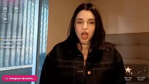 Live thumbnail for yourfreakygirl