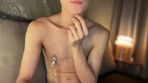 Live thumbnail for yummyjustine07